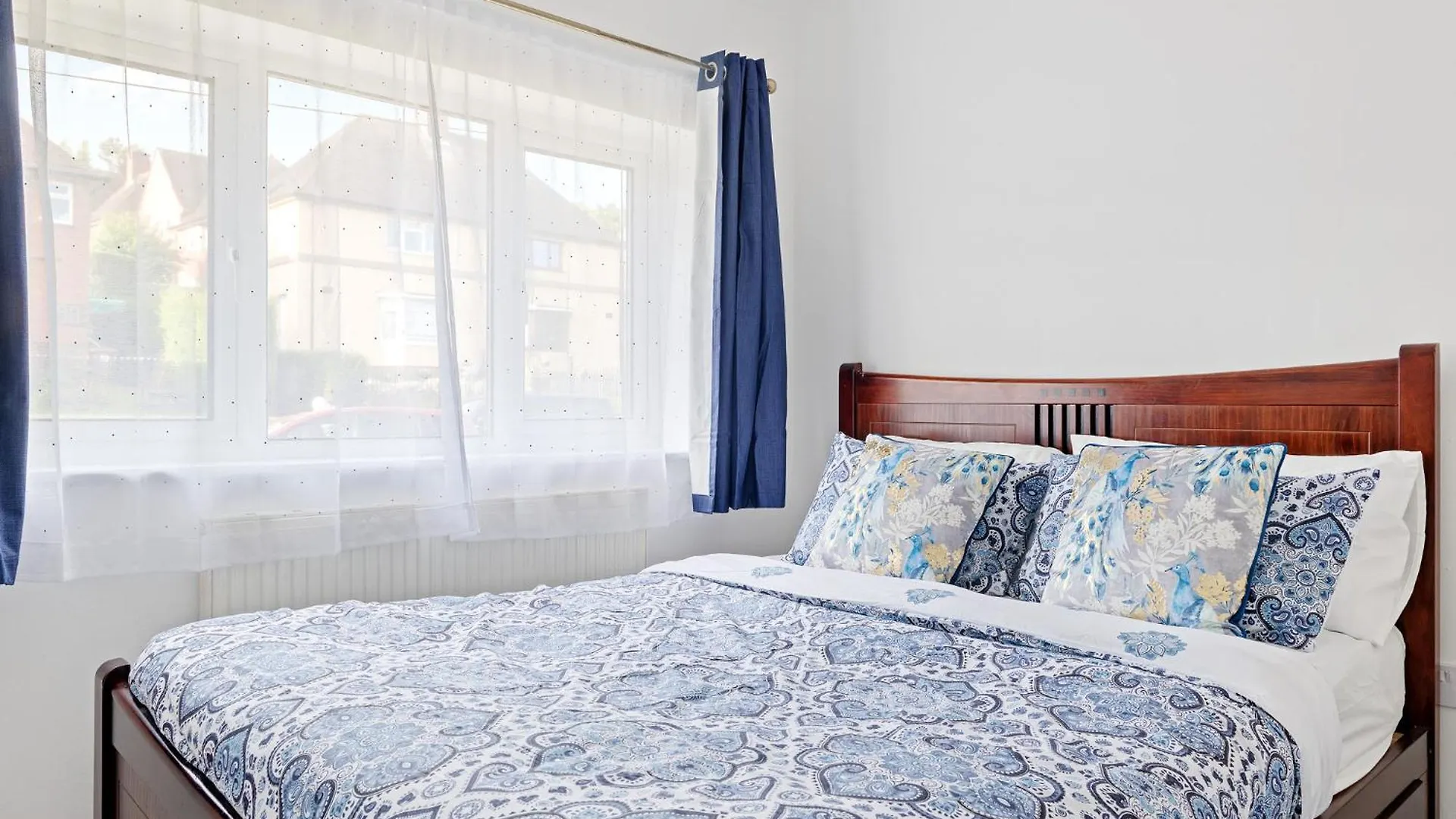 Jasig Apartments - Comfy 3 Bedroom House In Nottingham, Sleeps 6